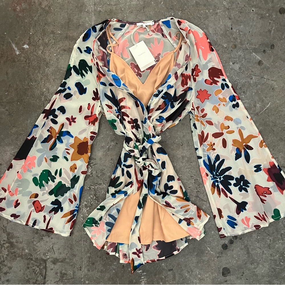 Women’s Shirt Set - Picture 8 of 9